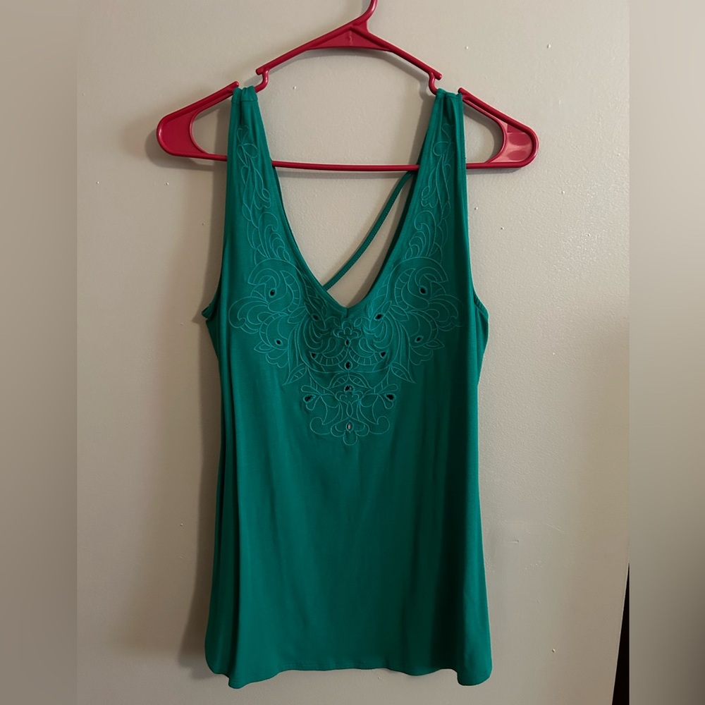 Green shirt - Picture 2 of 4